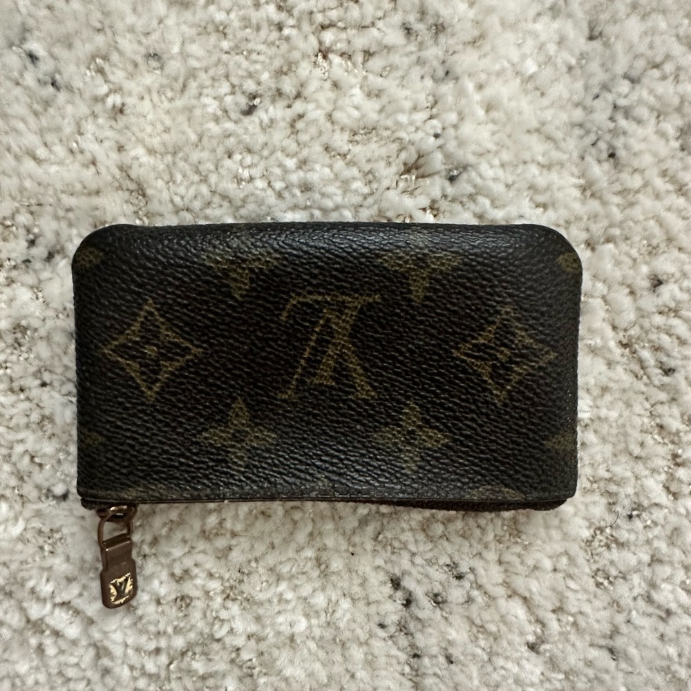 Louis Vuitton Monogram Key Pouch - Authentic - Picture 3 of 5